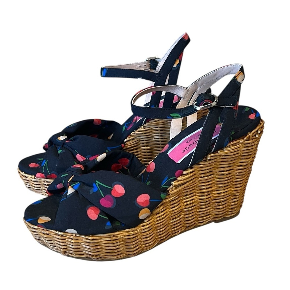 Kate Spade Basket Weave Wedge Sandals Black Cherry Print Size 8.5 NWOB Colorful - Picture 3 of 5